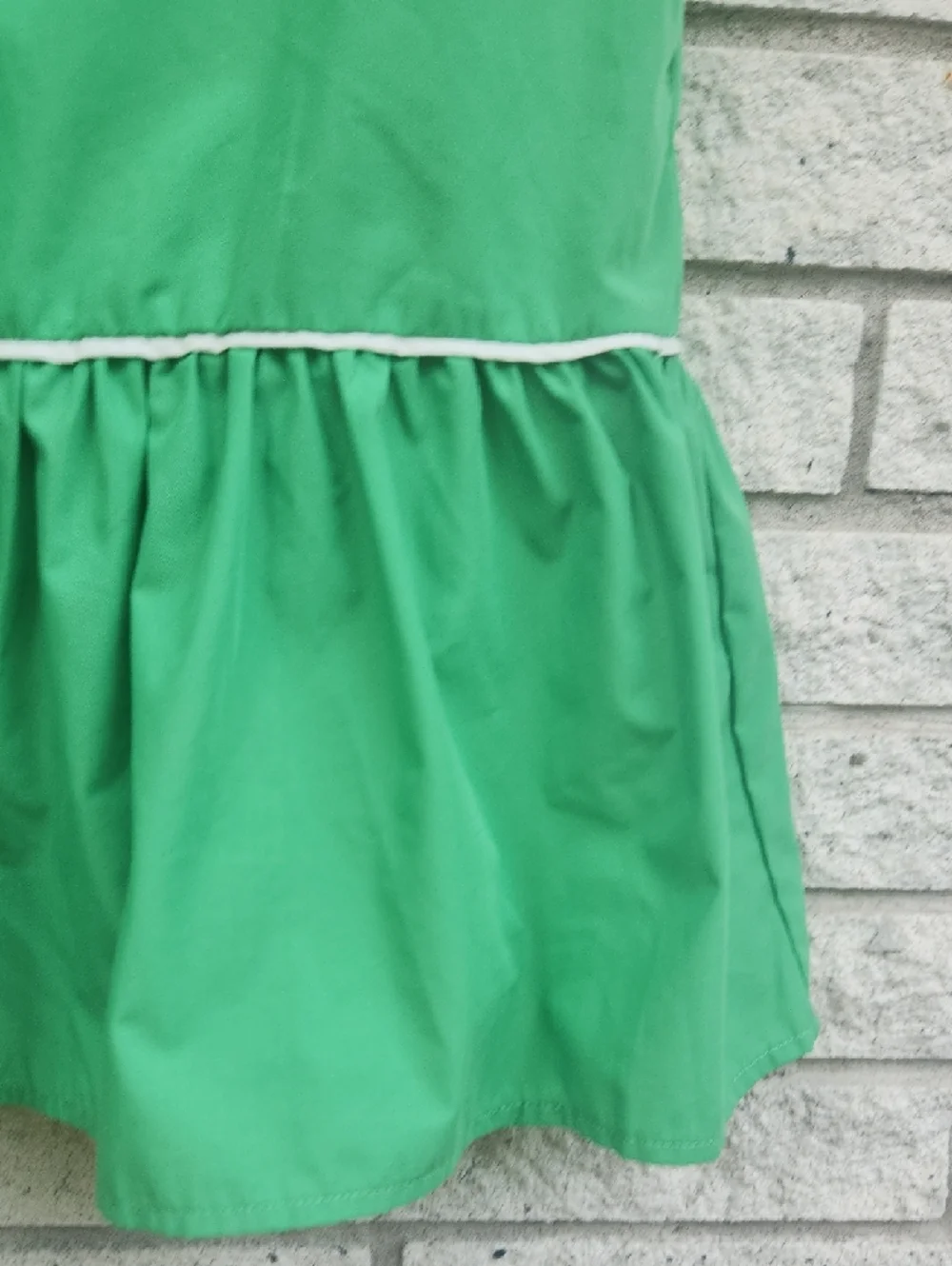 entro Green Ruffled Yoke Short Sleeve Dress with White Piping - Picture 4 of 7